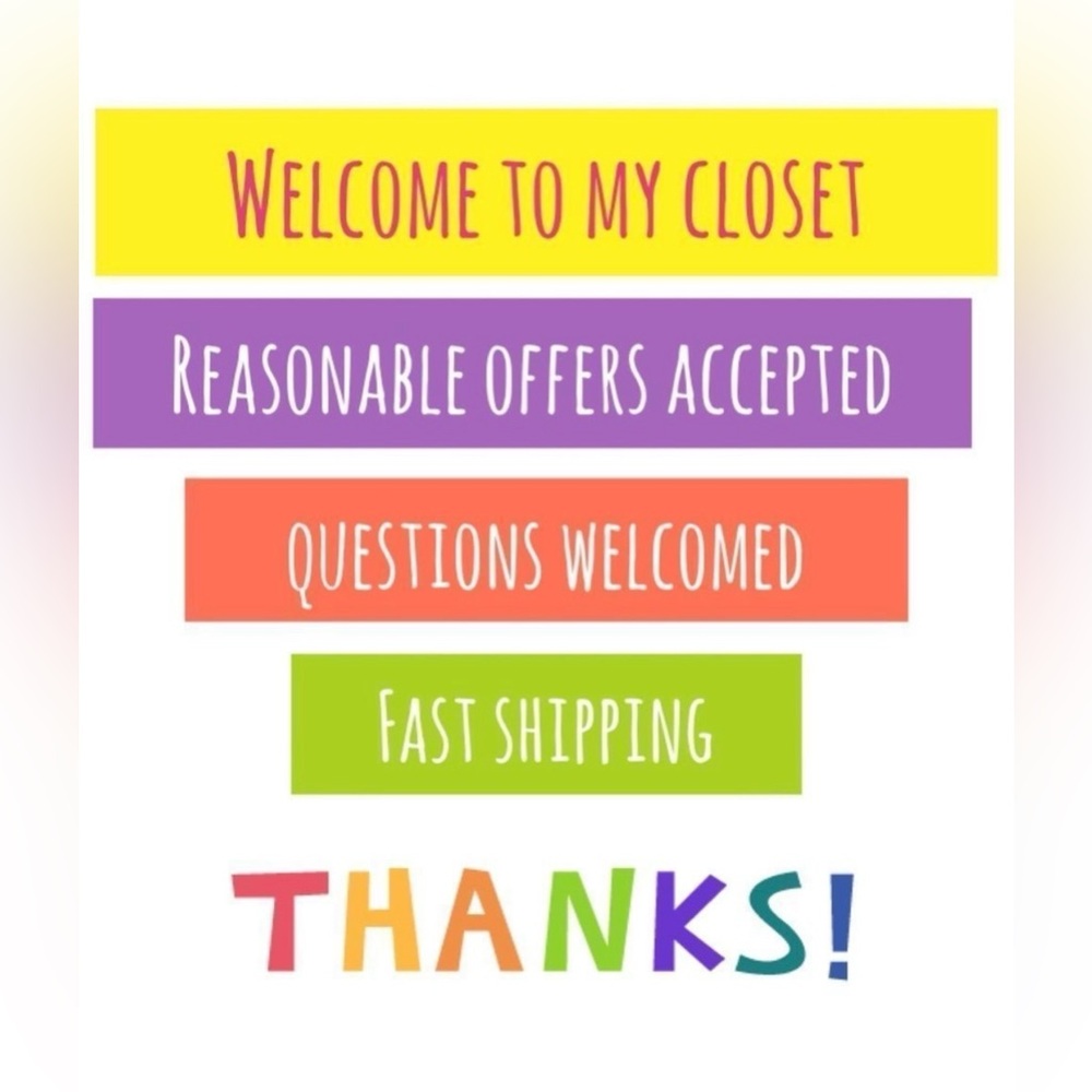 Hi! I’m Lindsay 🥰 a 5-star rated Poshmark seller